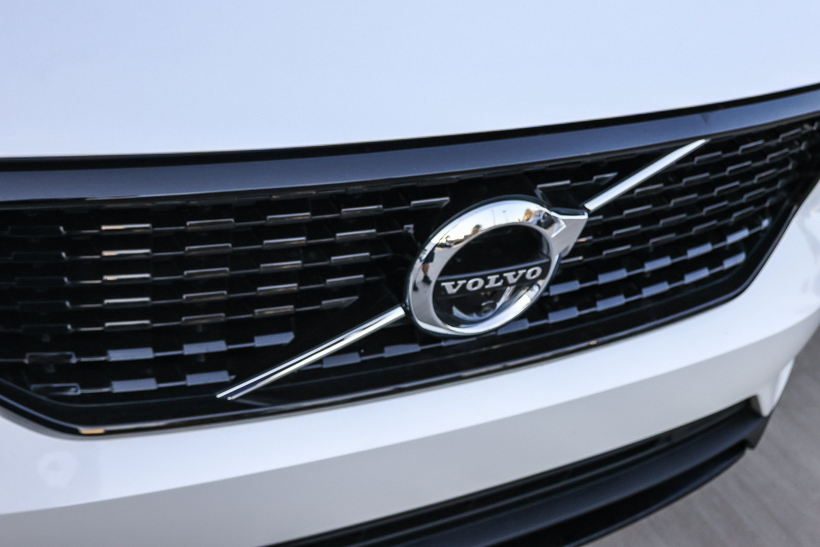 Used 2022 Volvo XC40 T4 R-Design w/ Advanced Package FWD image 17