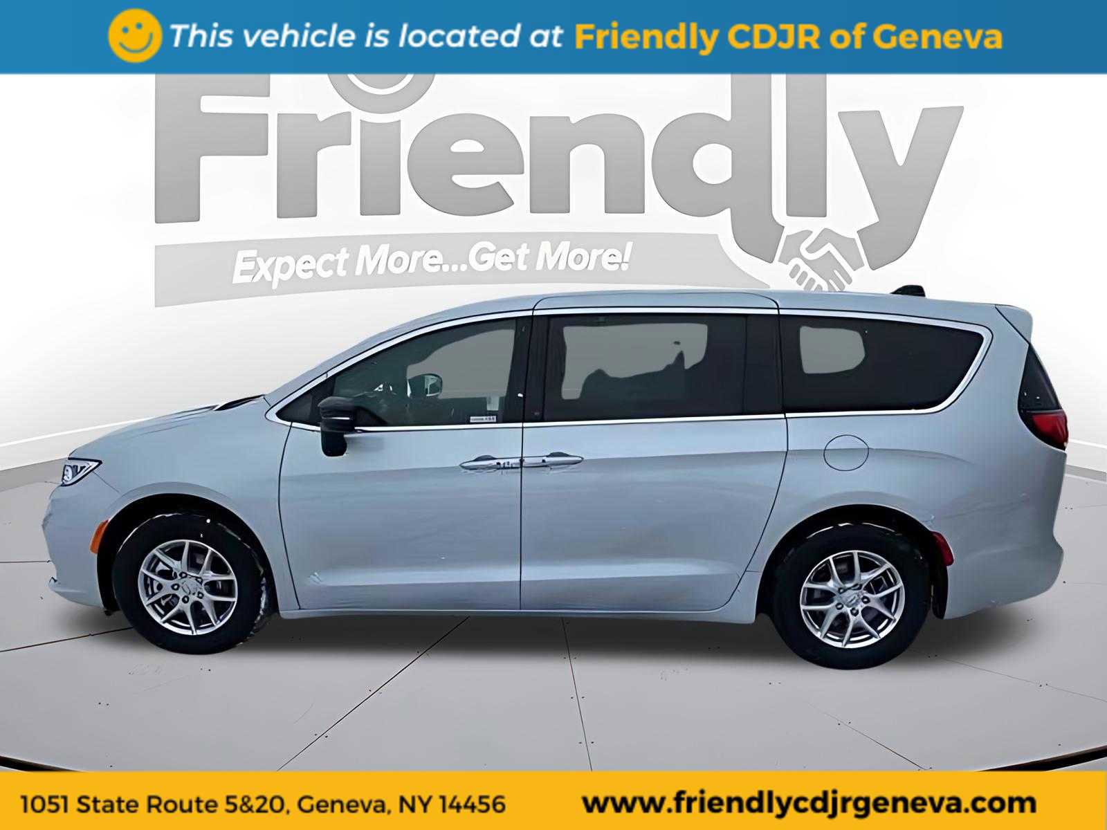 New 2026 Chrysler Pacifica Select image 8