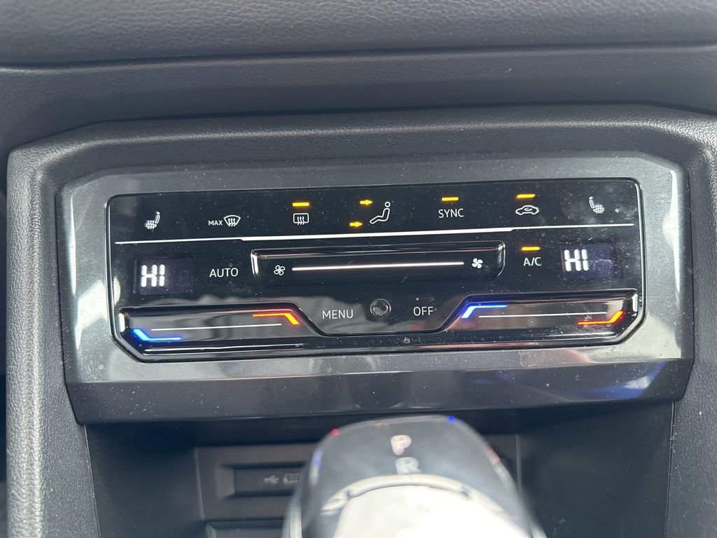 Used 2022 Volkswagen Tiguan SE R-Line image 25
