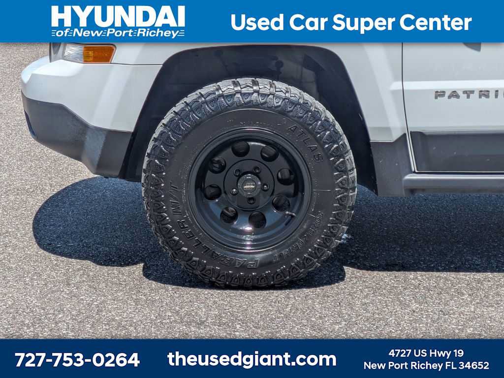 Used 2016 Jeep Patriot Latitude FWD image 13