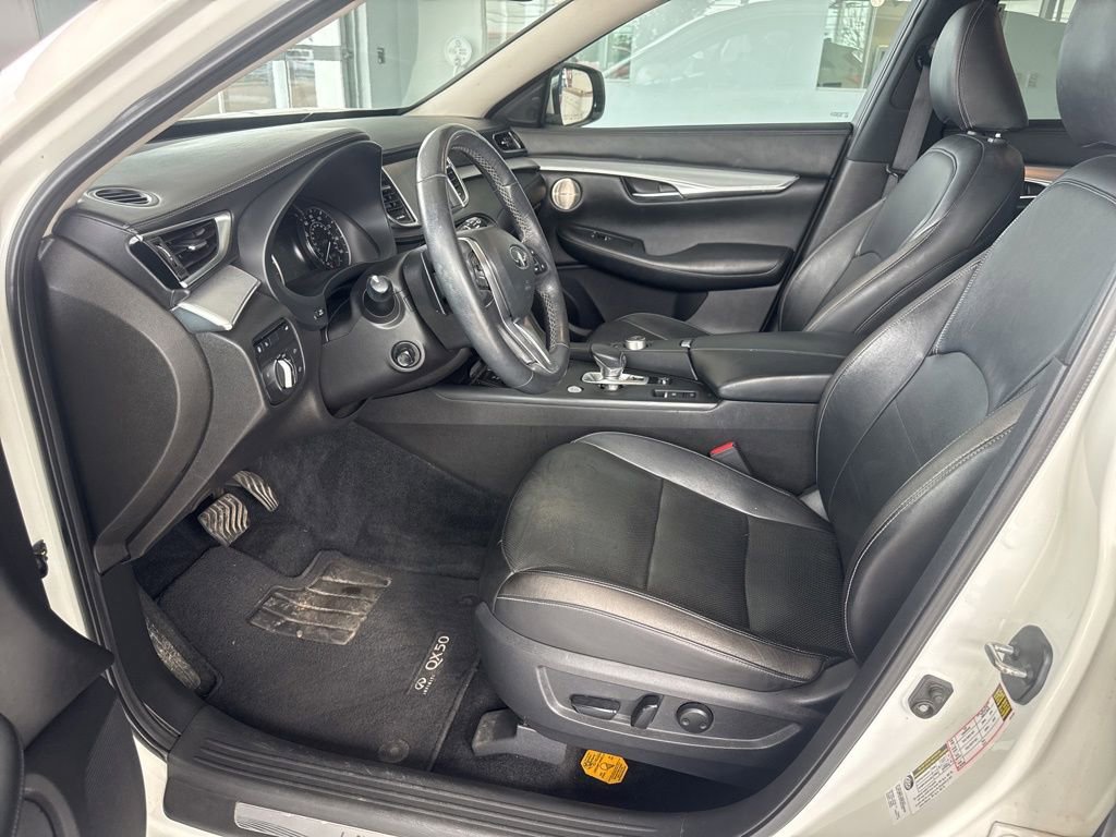 Used 2019 INFINITI QX50 Essential w/ Premium Heat Package FWD image 7