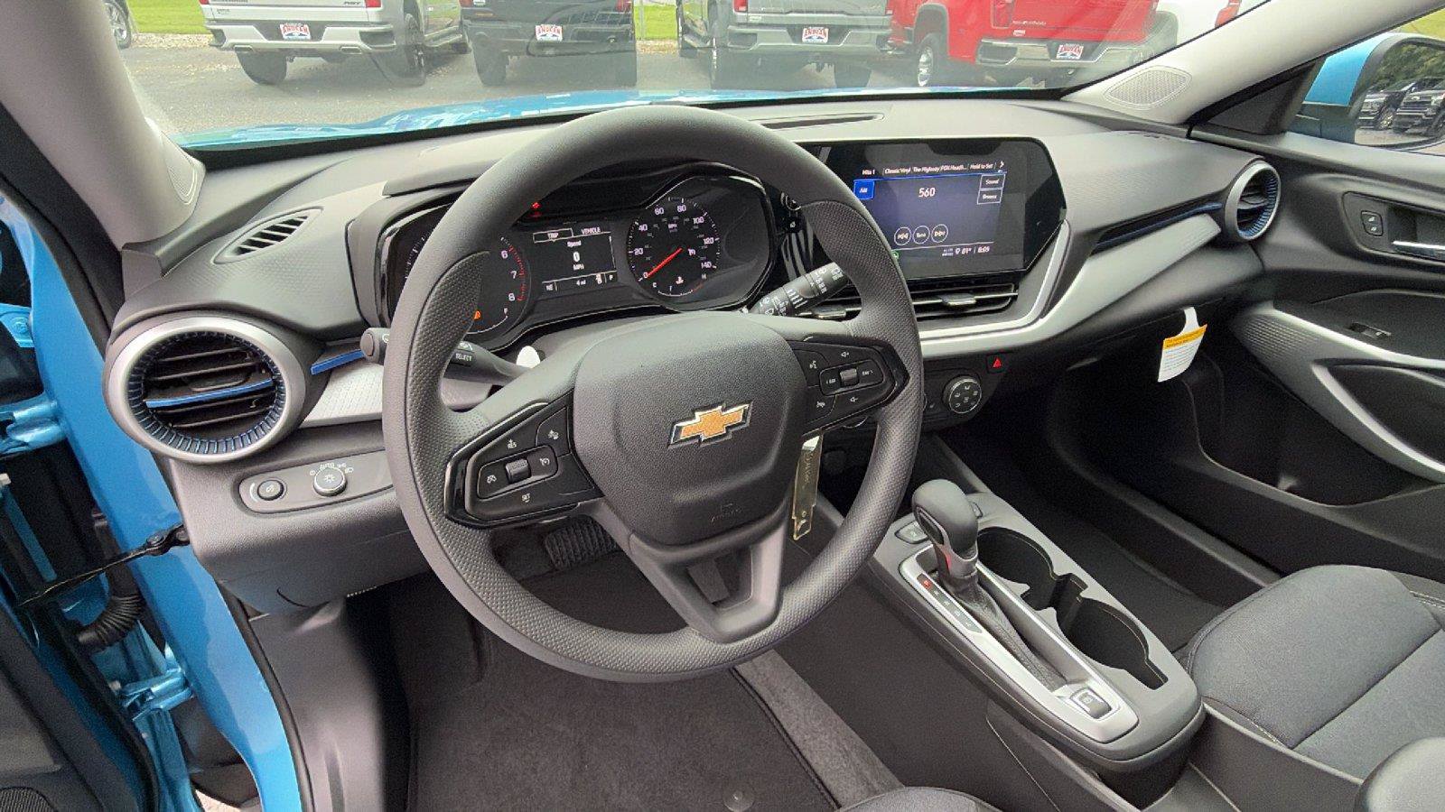 New 2026 Chevrolet Trax LS w/ LS Convenience Package FWD image 20