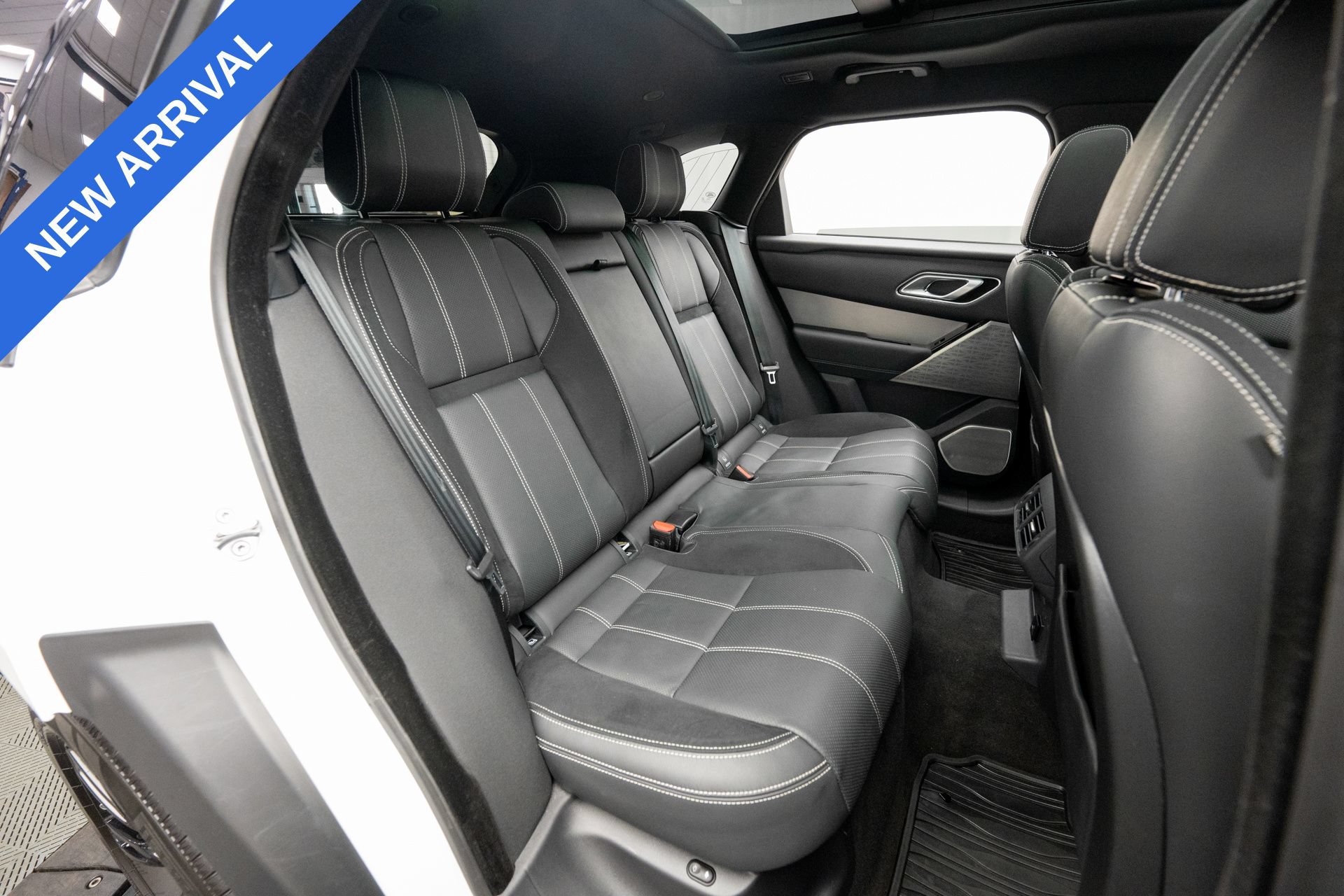 Used 2022 Land Rover Range Rover Velar R-Dynamic S AWD/4WD image 17