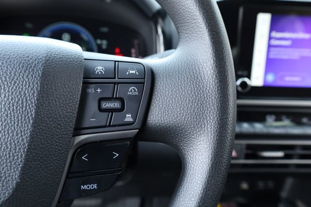 Used 2025 Toyota Camry LE image 21