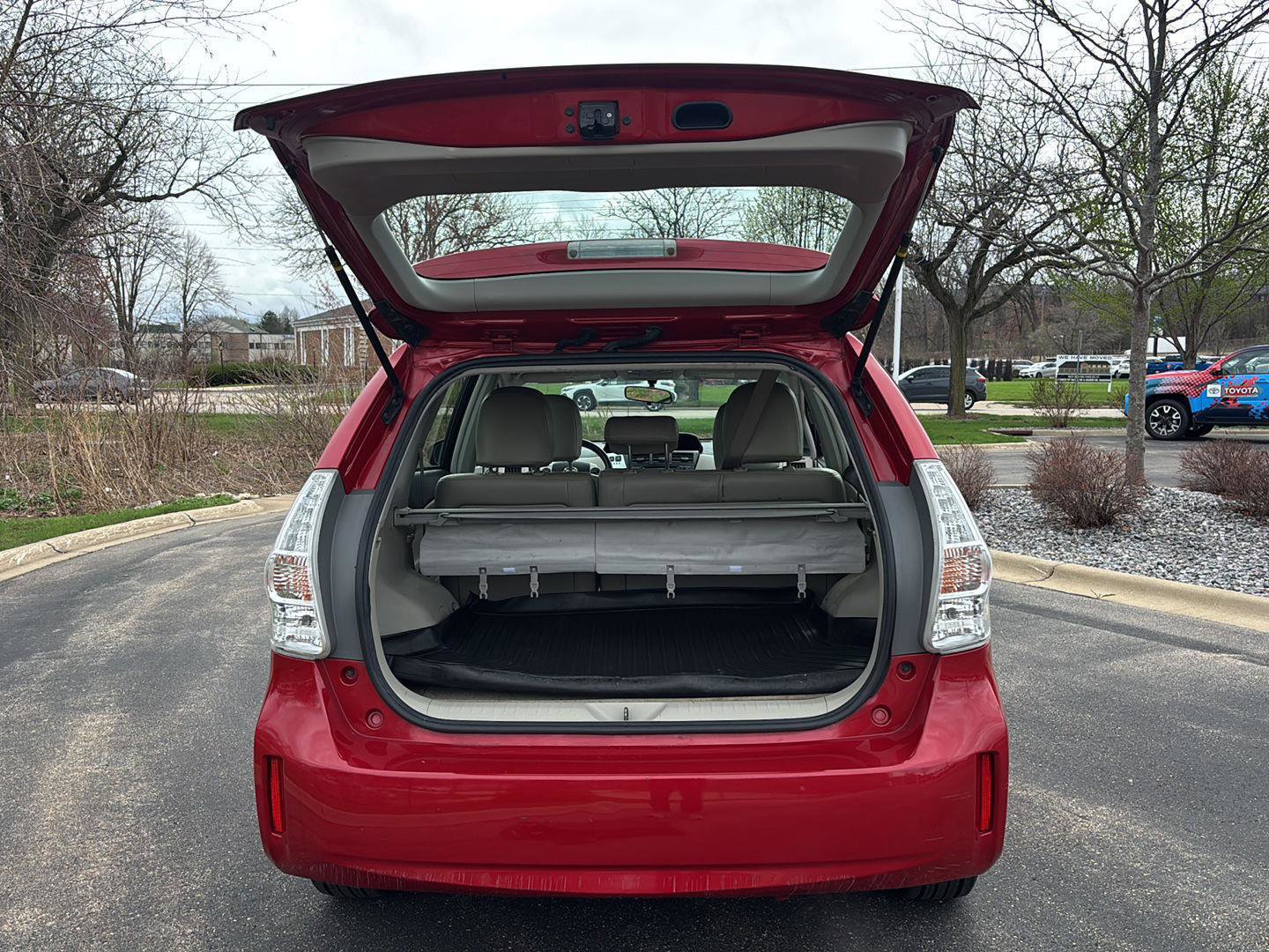 Used 2012 Toyota Prius V Three image 5