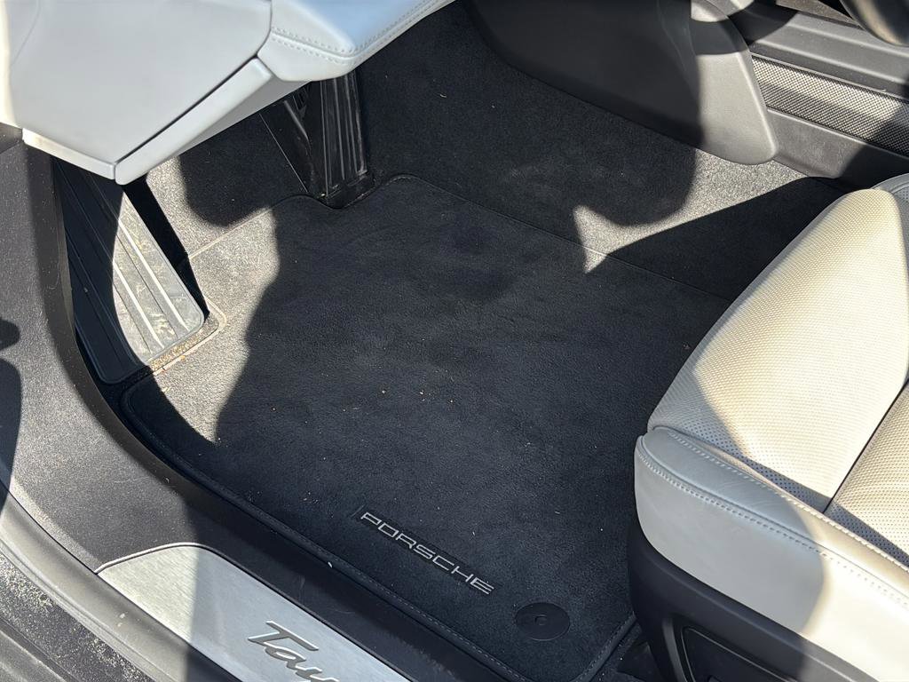 Used 2021 Porsche Taycan 4S image 17