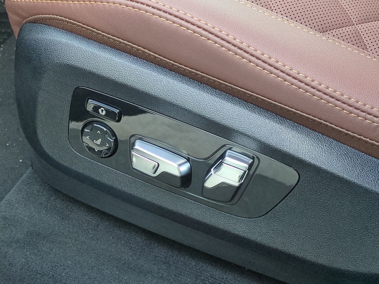New 2026 BMW X5 xDrive50e AWD/4WD image 17