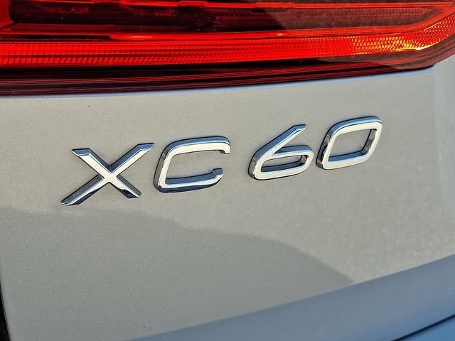 Certified 2023 Volvo XC60 B5 Core w/ Climate Package AWD/4WD image 32