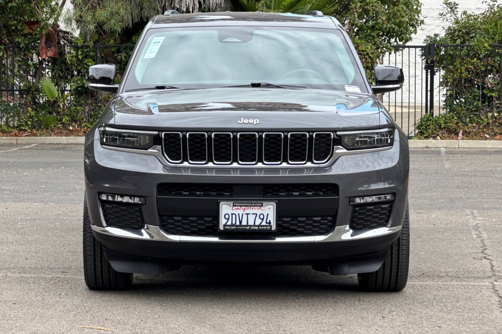 Used 2023 Jeep Grand Cherokee L Limited w/ Rear Seat Video Group I AWD/4WD image 8