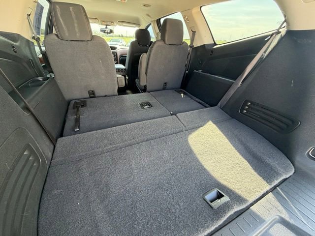 Used 2017 Chevrolet Traverse LT w/ Style and Technology Package FWD image 23