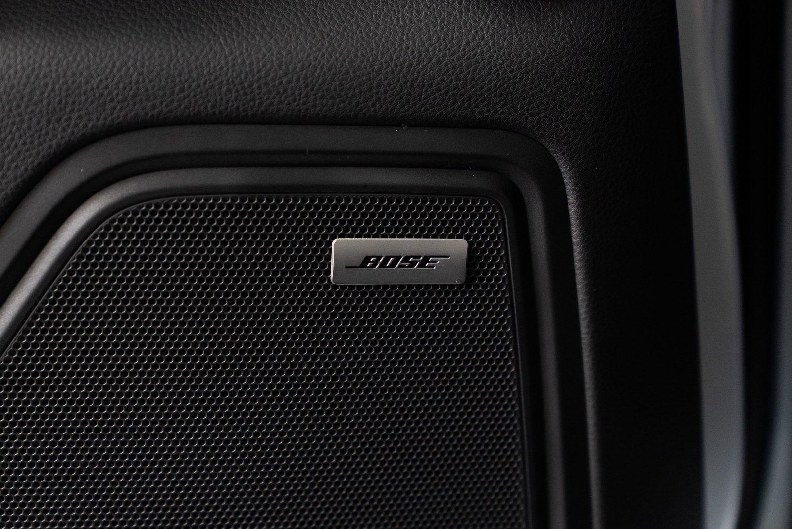 Used 2018 Porsche Macan w/ Premium Package Plus image 19