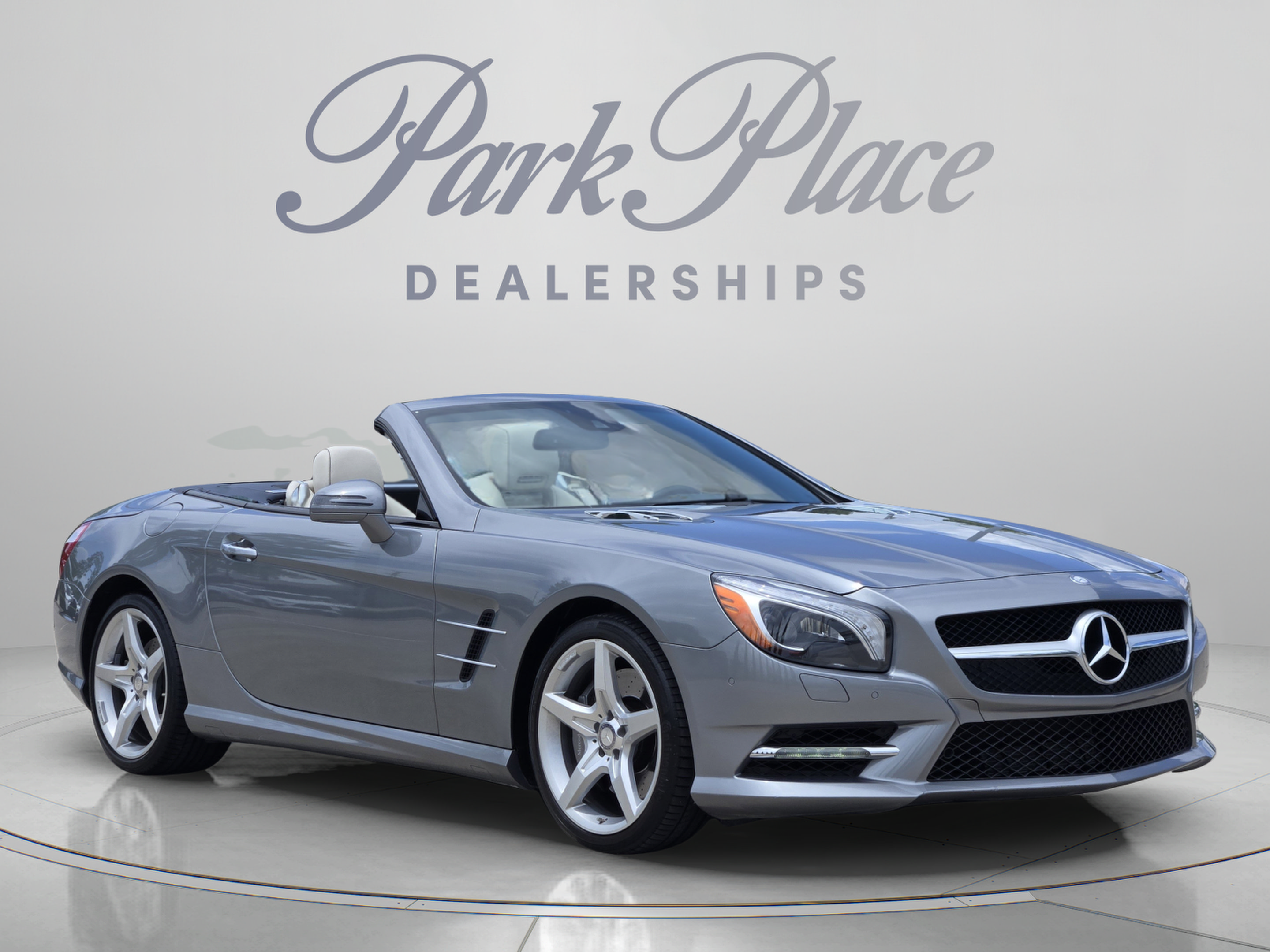 Used 2014 Mercedes-Benz SL 550 image 9