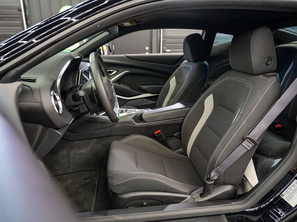 Used 2017 Chevrolet Camaro SS RWD image 10