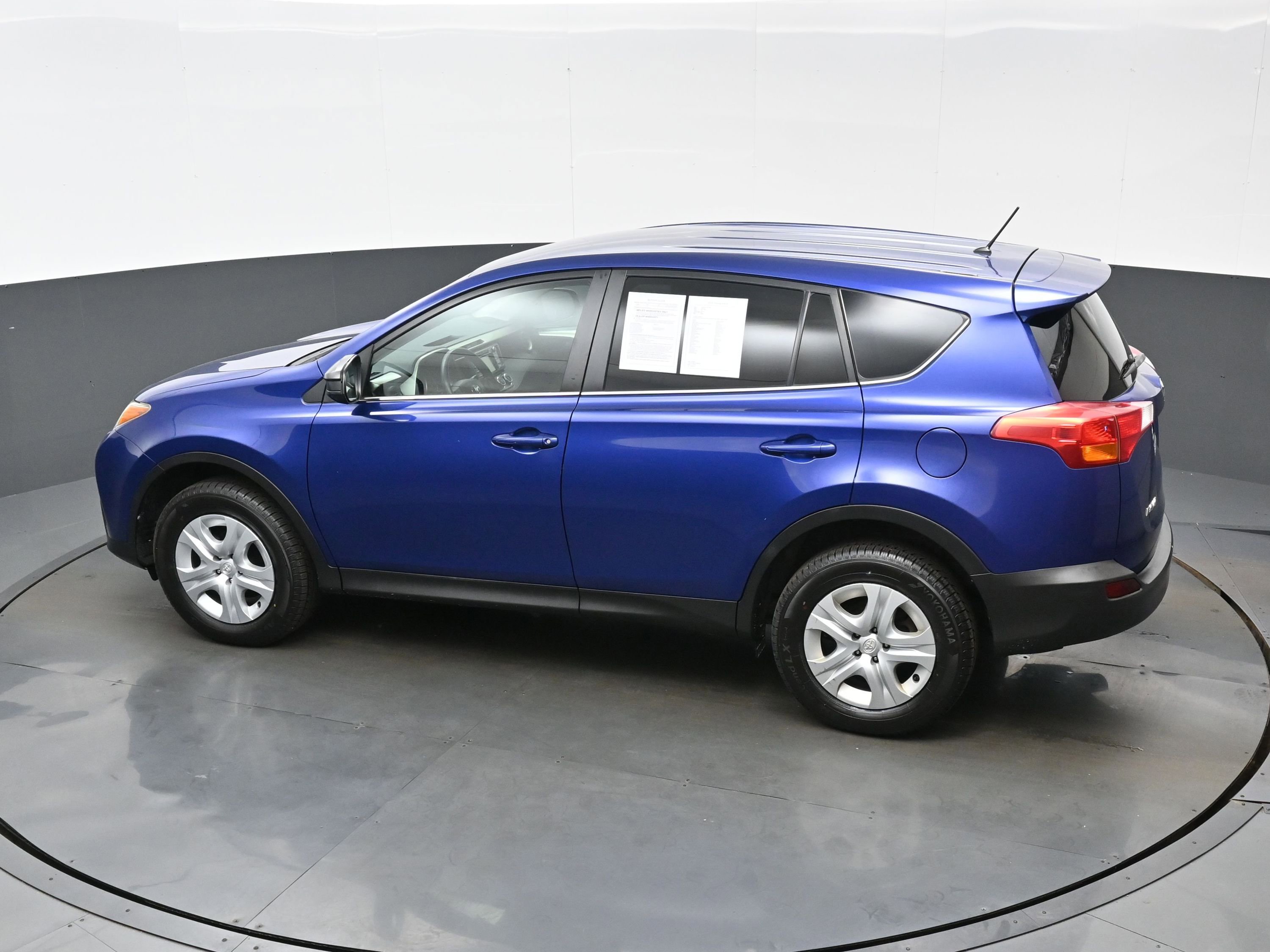 Used 2015 Toyota RAV4 LE AWD/4WD image 31