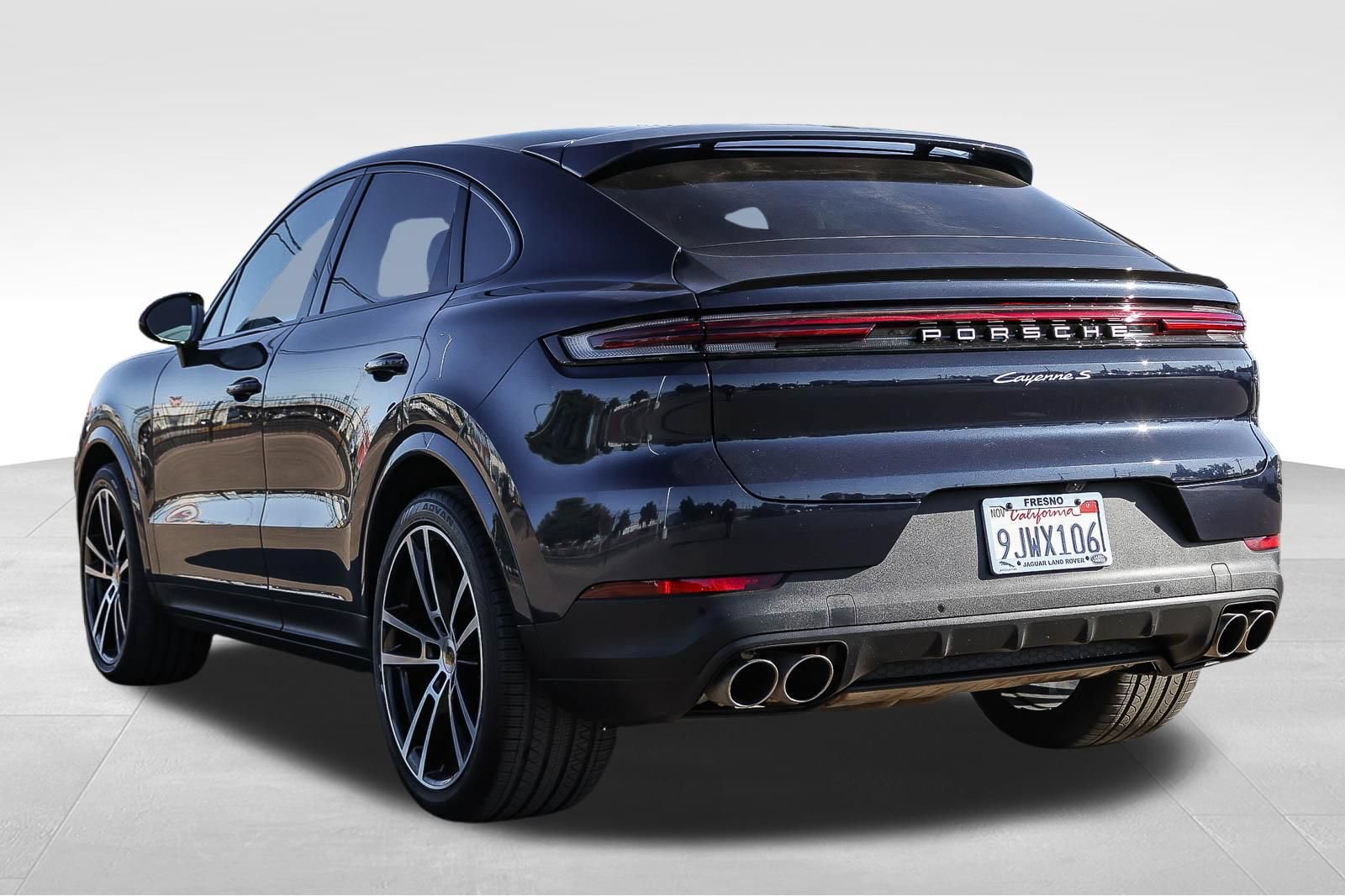 Used 2024 Porsche Cayenne S AWD/4WD image 7