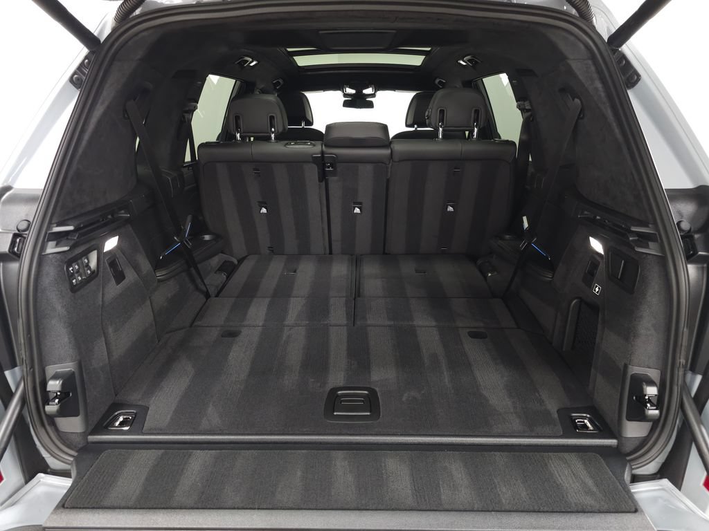 Used 2026 BMW X7 xDrive40i w/ M Sport Package AWD/4WD image 8