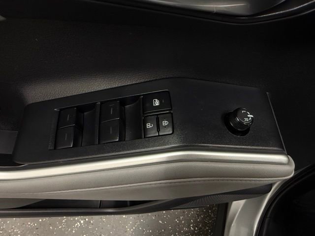 Certified 2023 Toyota Highlander XLE image 11