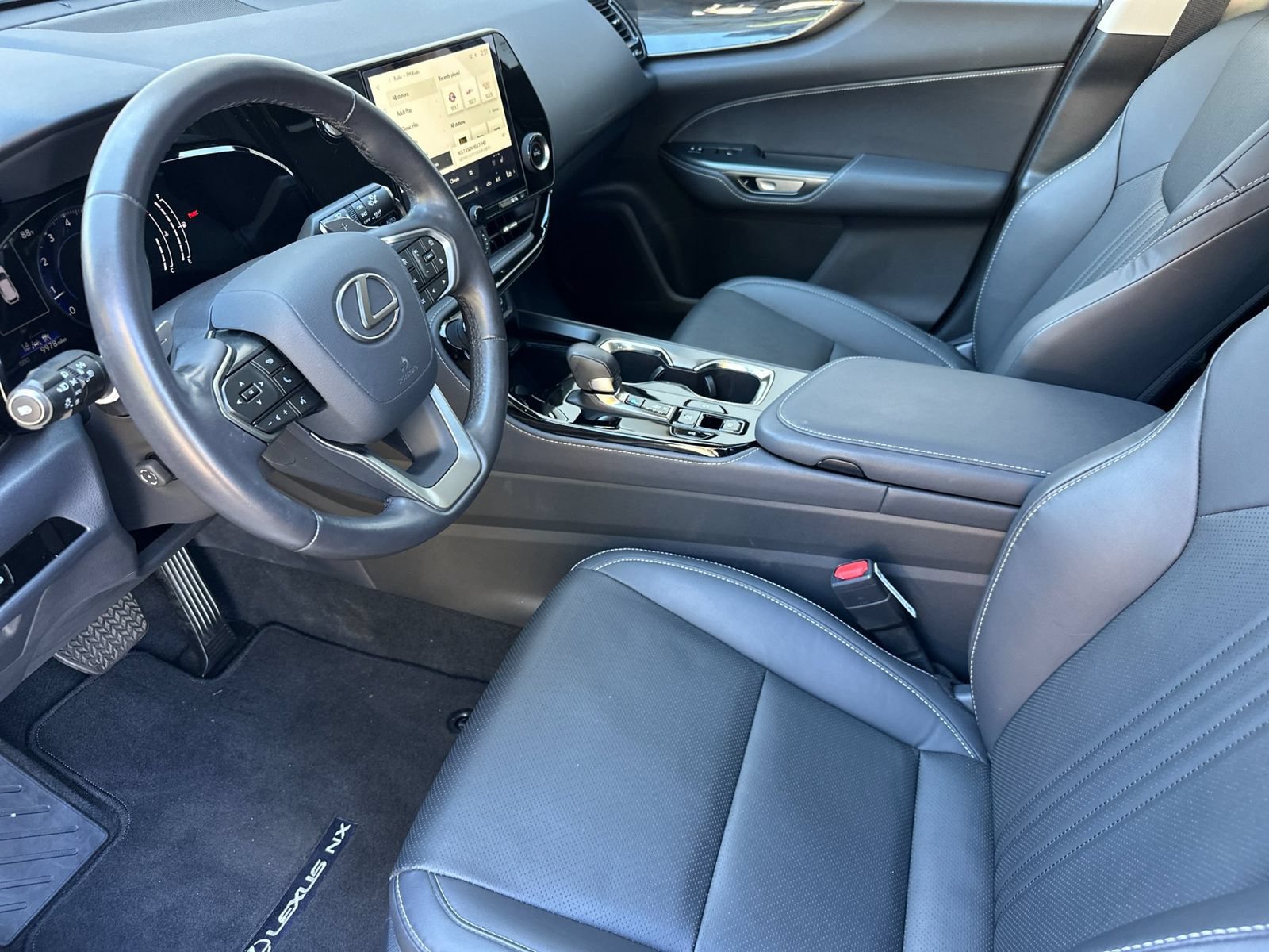 Used 2025 Lexus NX 250 FWD w/ Premium Package image 10