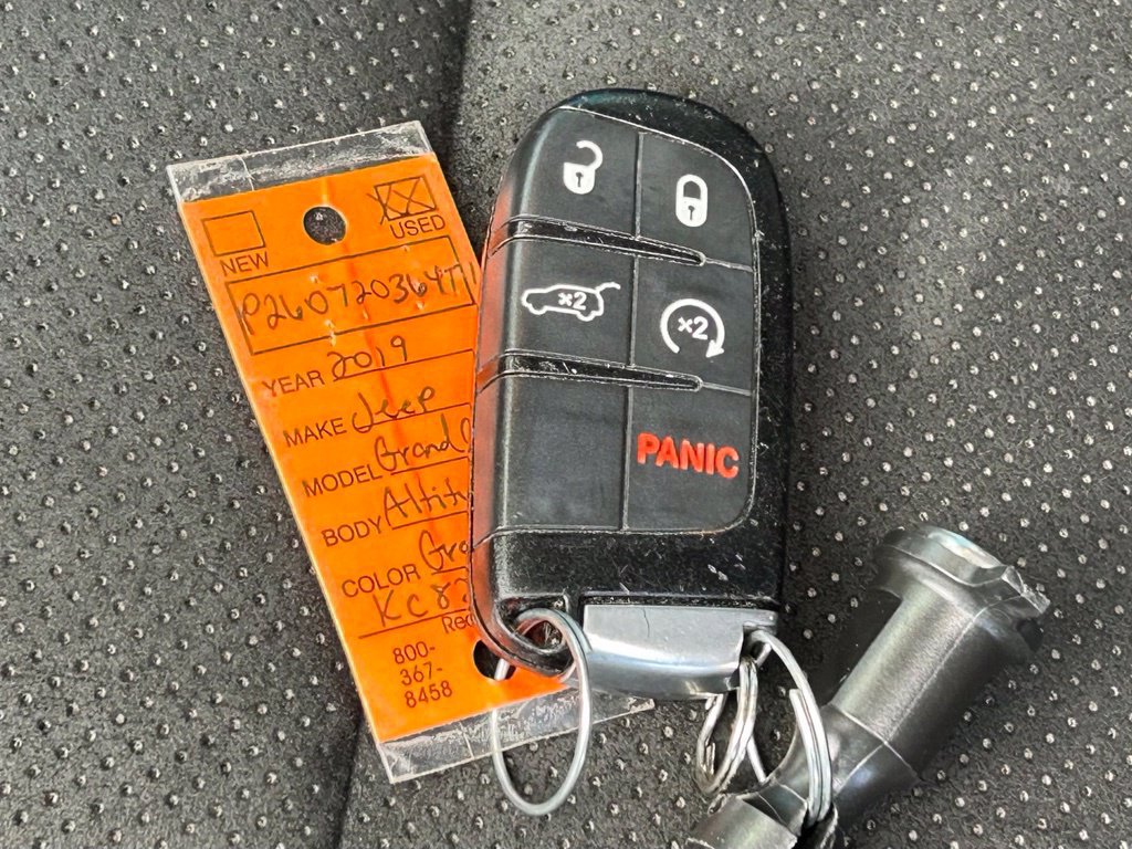 Used 2019 Jeep Grand Cherokee Altitude RWD image 52