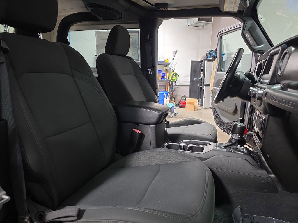 Used 2022 Jeep Wrangler Willys image 10