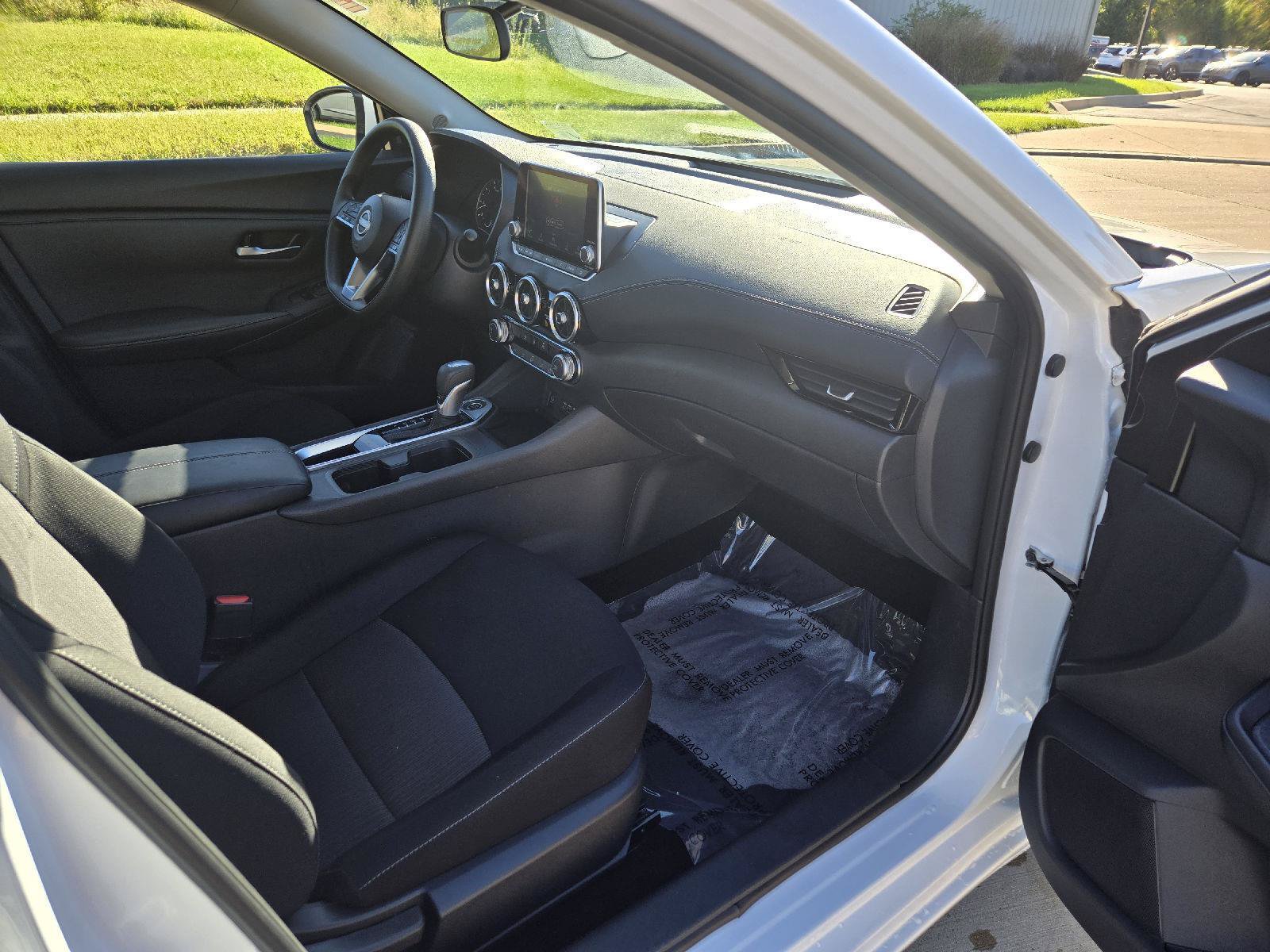 Used 2025 Nissan Sentra SV FWD image 21