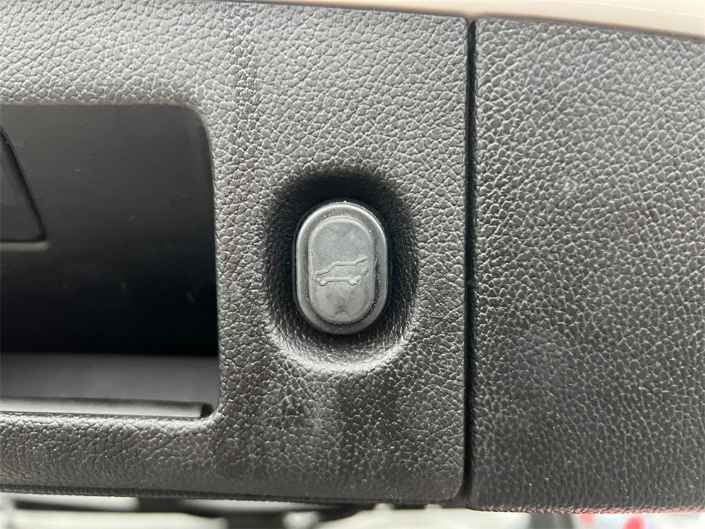 Used 2018 Chevrolet Tahoe LT image 22