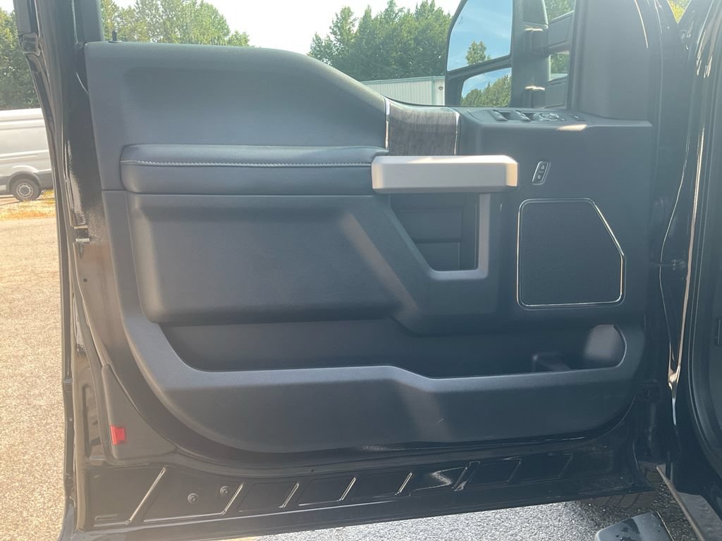 Used 2019 Ford F350 Lariat RWD image 17