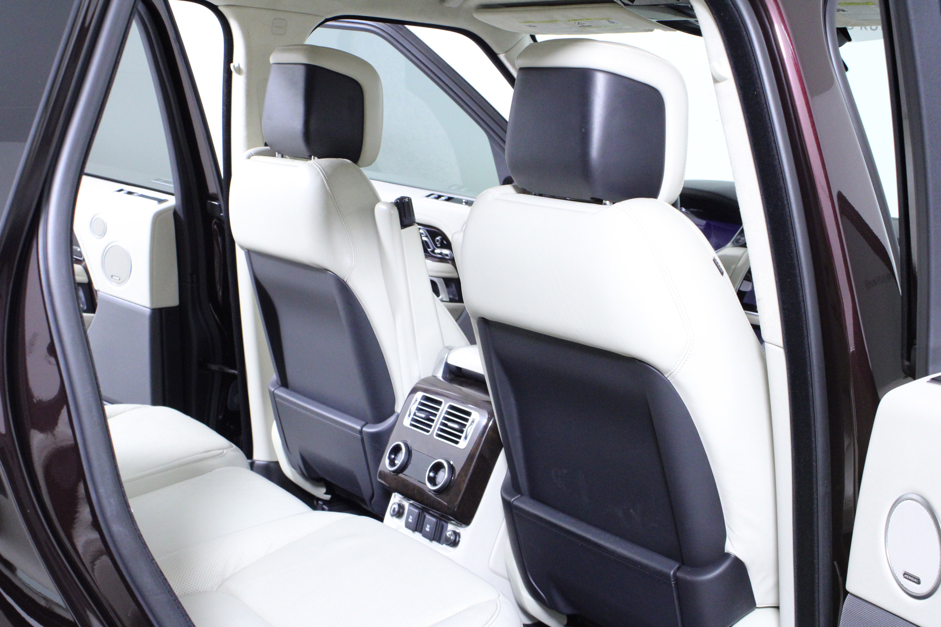 Used 2019 Land Rover Range Rover HSE image 15