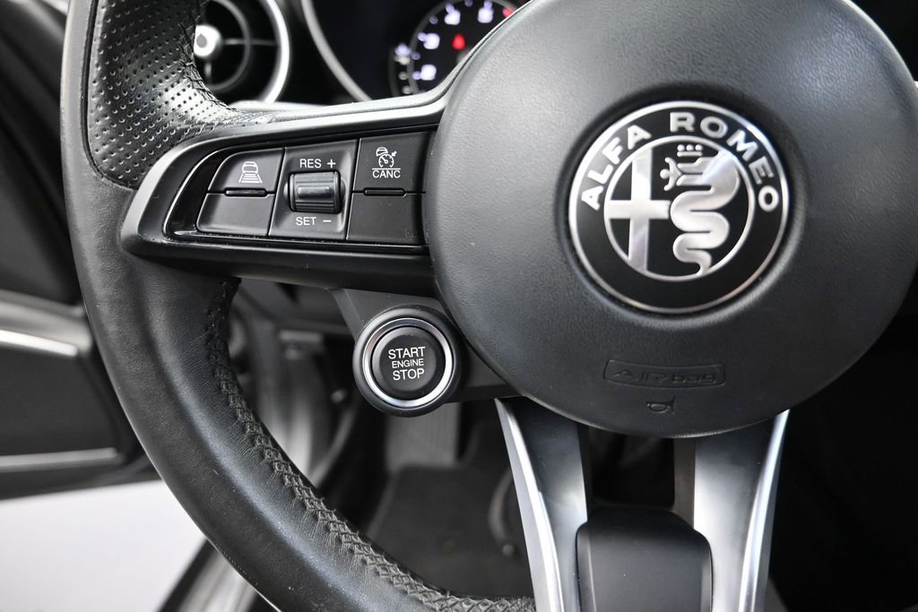Used 2023 Alfa Romeo Giulia Ti RWD image 14
