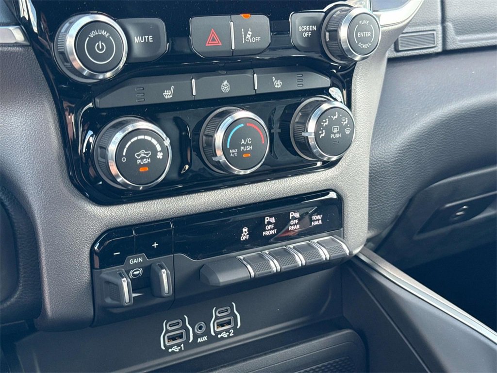 New 2026 RAM 1500 4x4 Crew Cab image 25