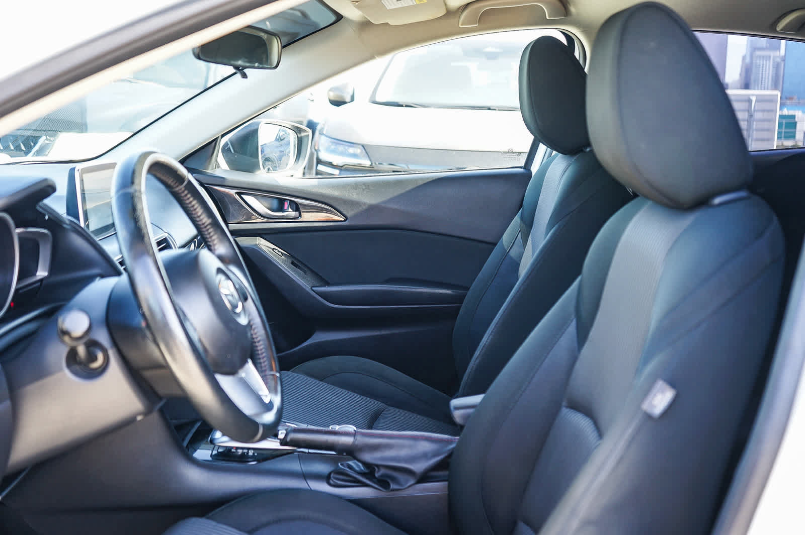 Used 2015 MAZDA MAZDA3 i Touring FWD image 16