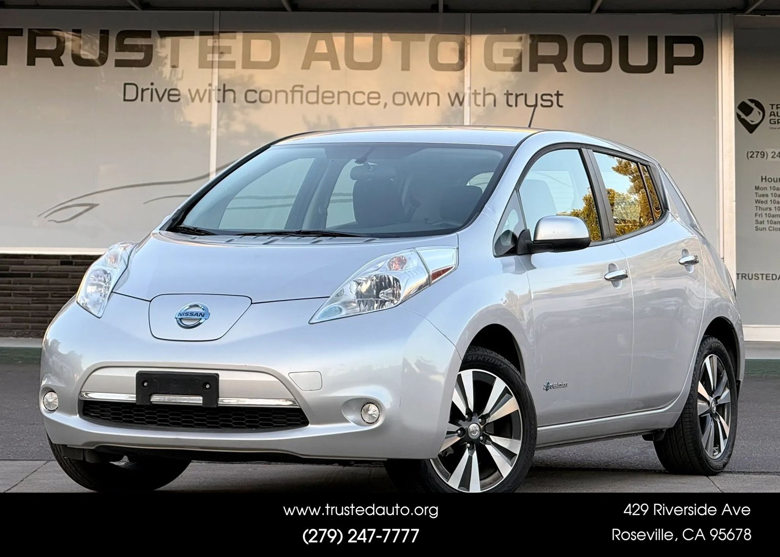 Used 2015 Nissan Leaf S w/ Charge Package FWD image 1