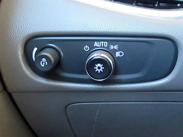 Used 2021 Chevrolet Malibu LT FWD image 29