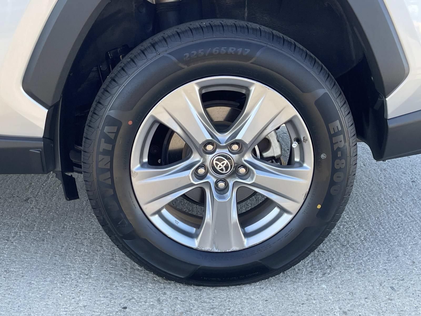 Used 2025 Toyota RAV4 XLE AWD/4WD image 25