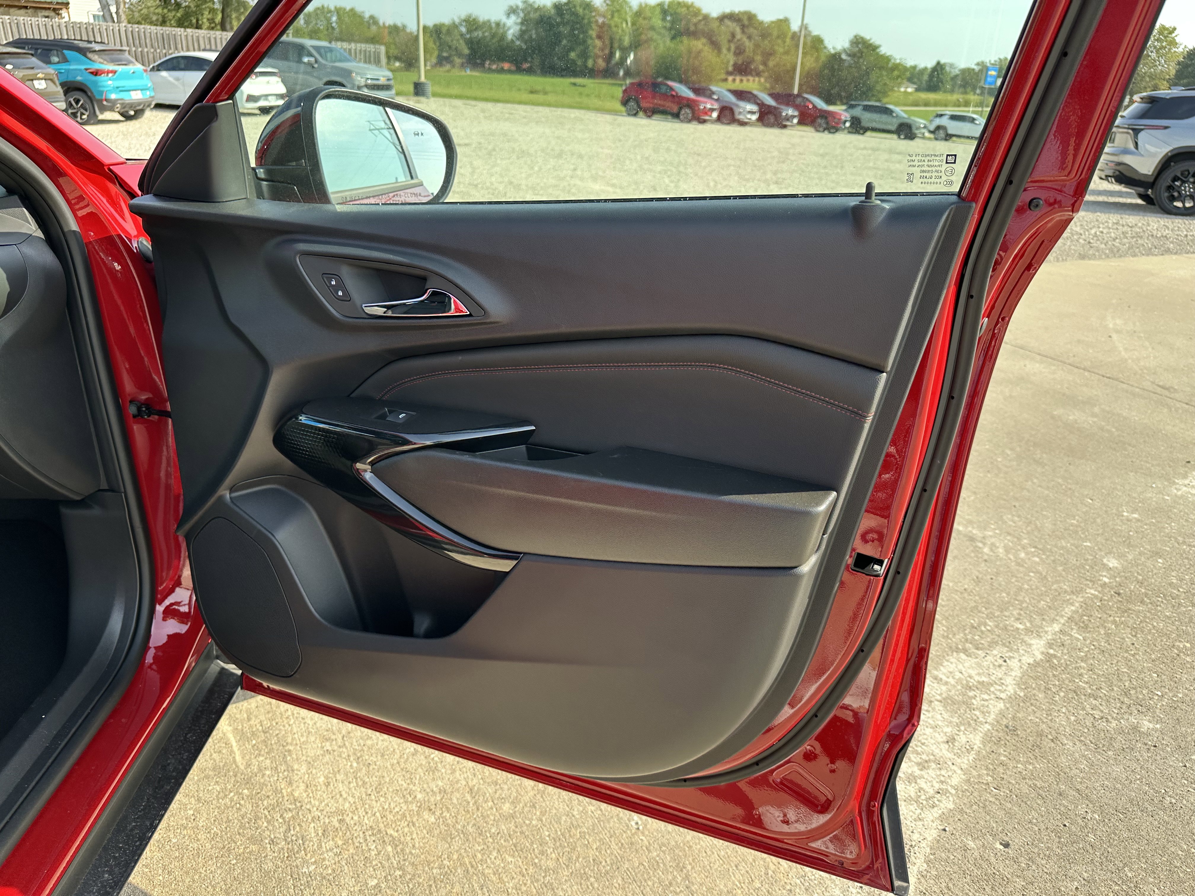 New 2026 Chevrolet Trax RS w/ Sunroof Package image 31