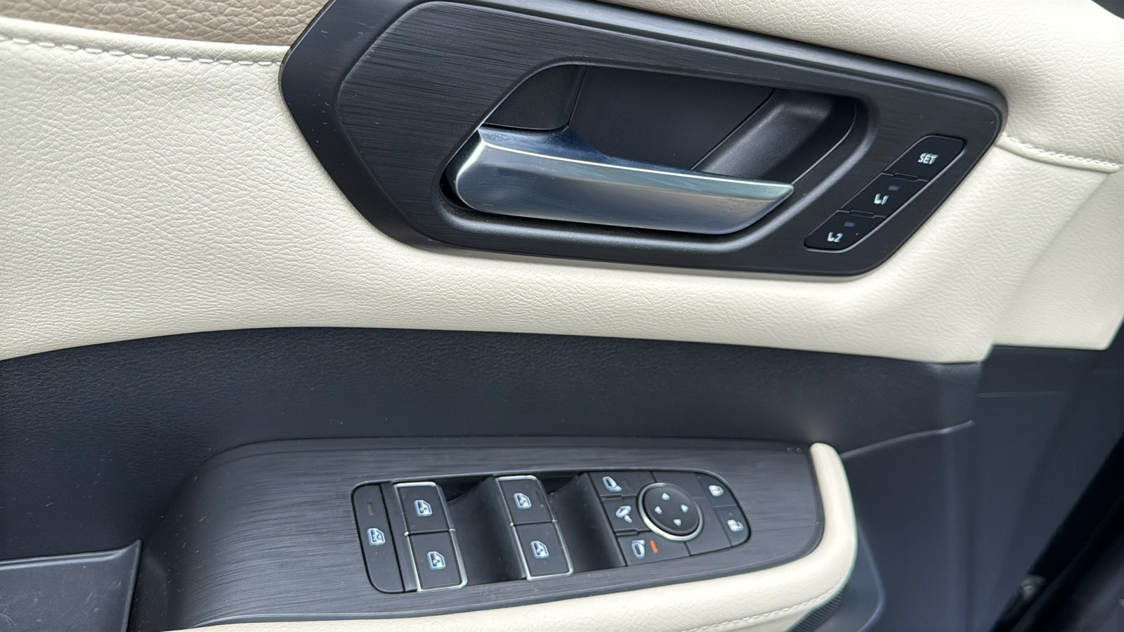 Certified 2026 Nissan Armada Platinum AWD/4WD image 7