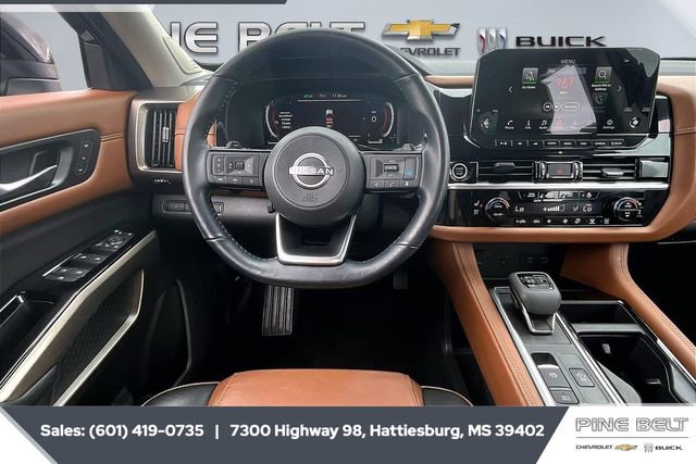 Used 2023 Nissan Pathfinder Platinum w/ Cargo Package image 5