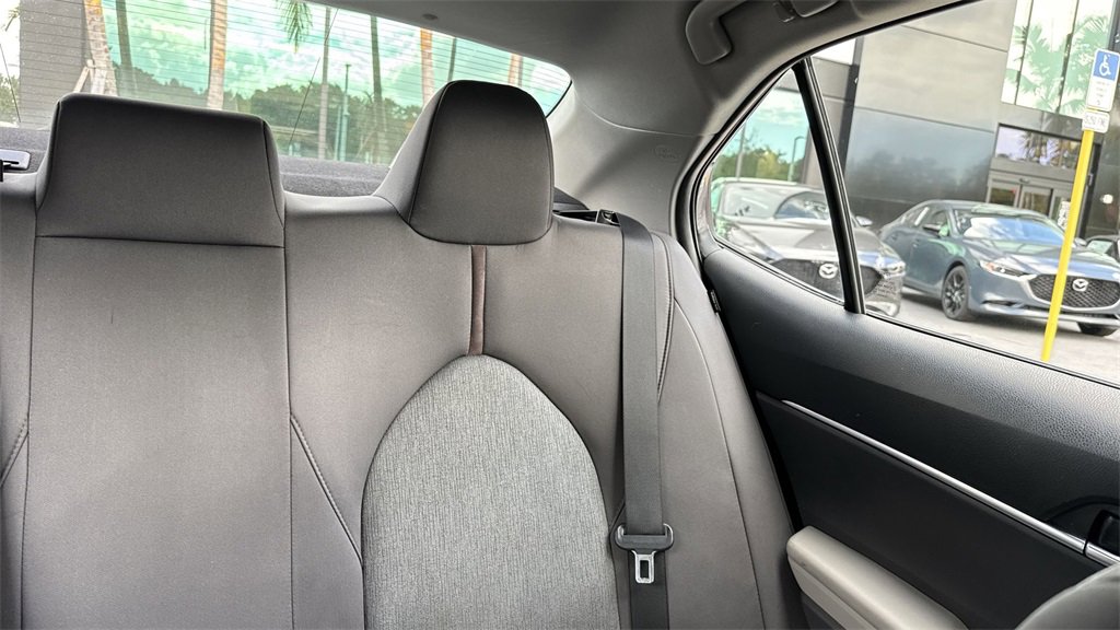 Used 2018 Toyota Camry L image 20