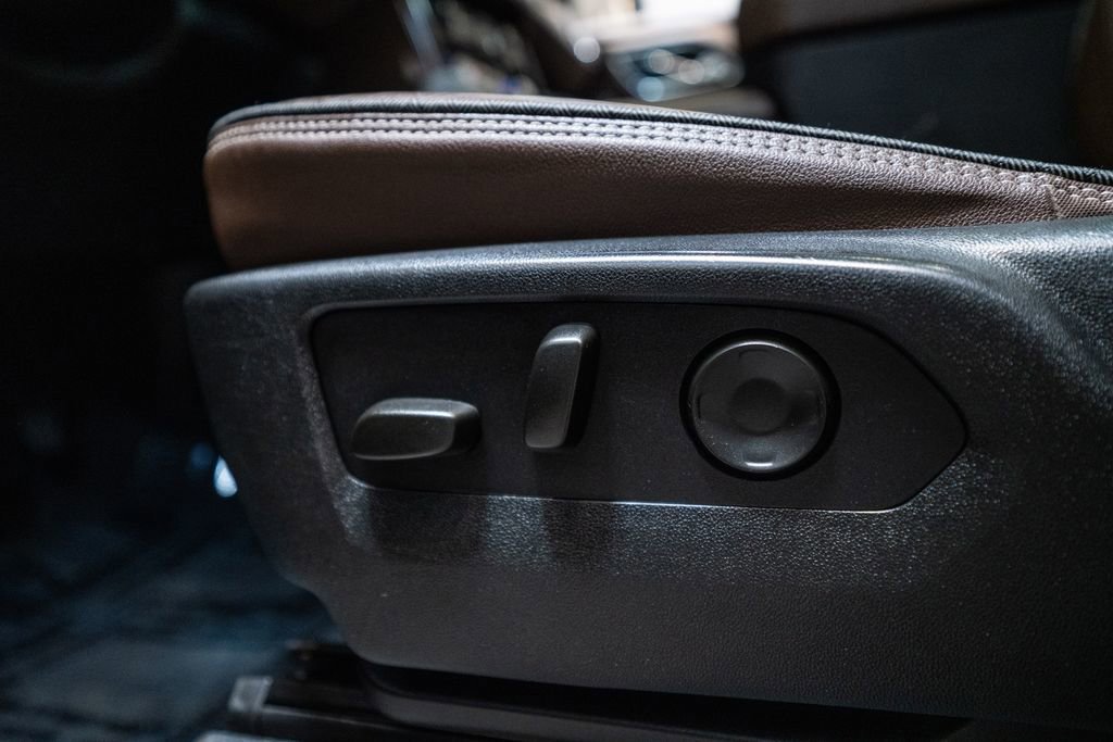 Used 2024 Chevrolet Tahoe High Country w/ Advanced Technology Package image 24