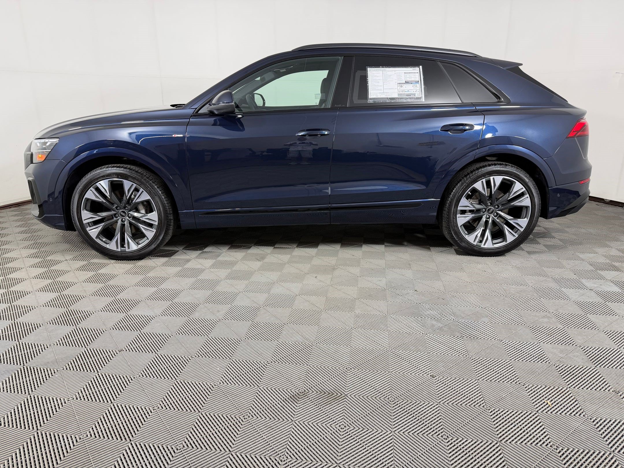 New 2027 Audi Q8 Premium Plus AWD/4WD image 2