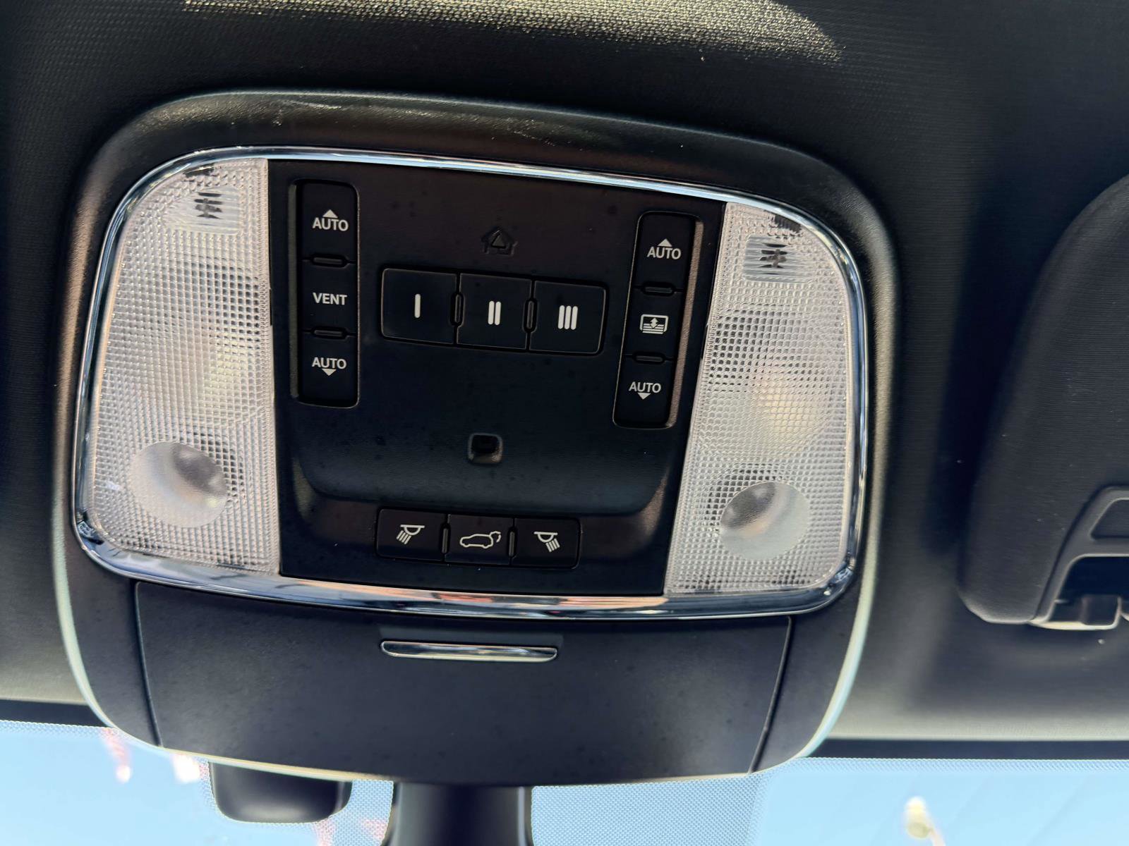 Used 2018 Jeep Grand Cherokee High Altitude AWD/4WD image 28