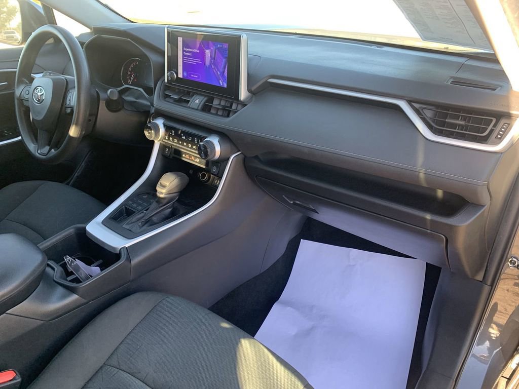 Used 2024 Toyota RAV4 XLE image 27