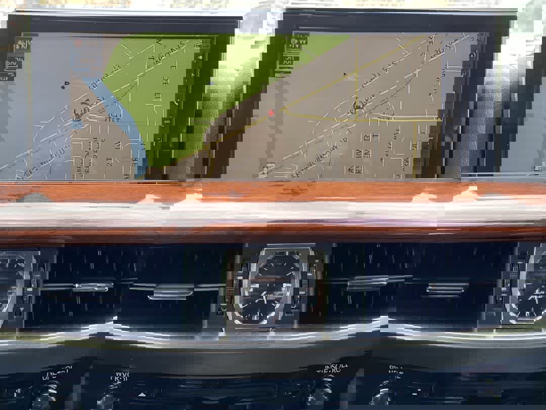 Used 2017 Lexus LX 570 4WD w/ Luxury Package image 20