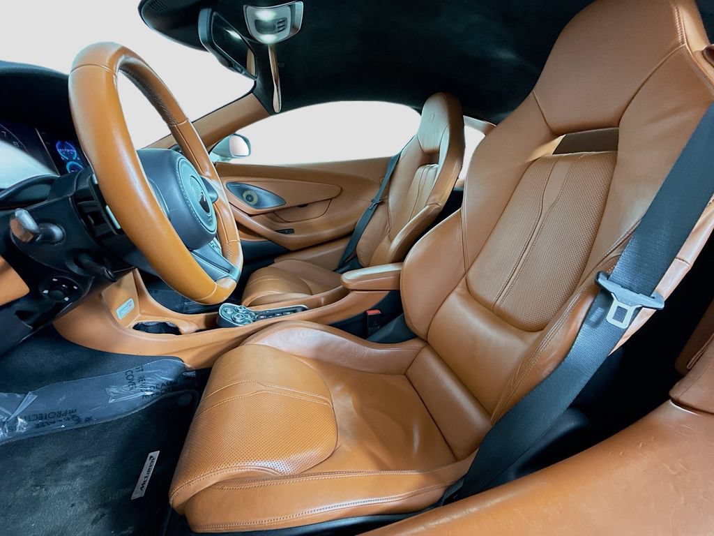 Used 2016 McLaren 570S Coupe RWD image 10