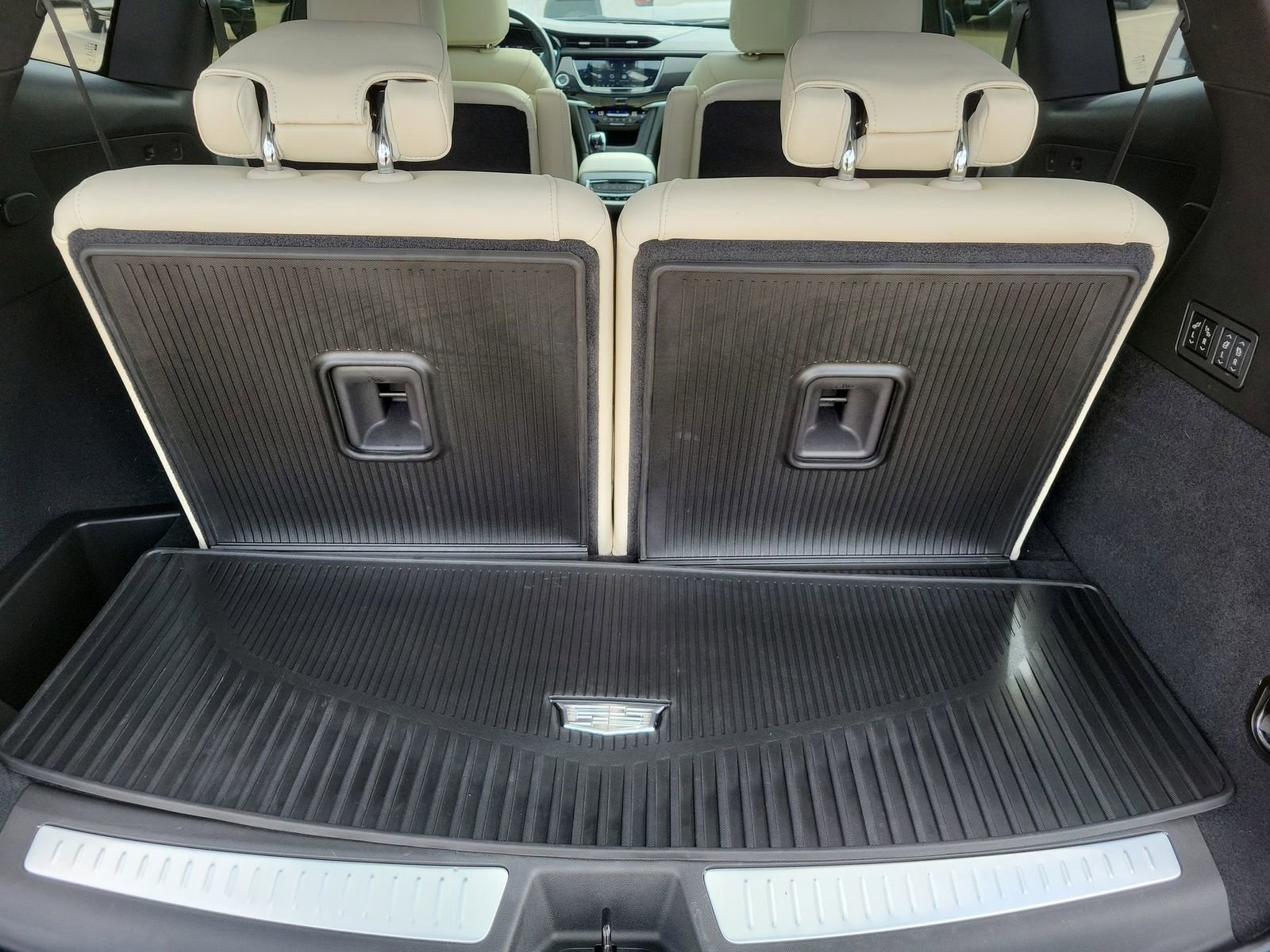 Certified 2024 Cadillac XT6 Sport w/ Technology Package image 27