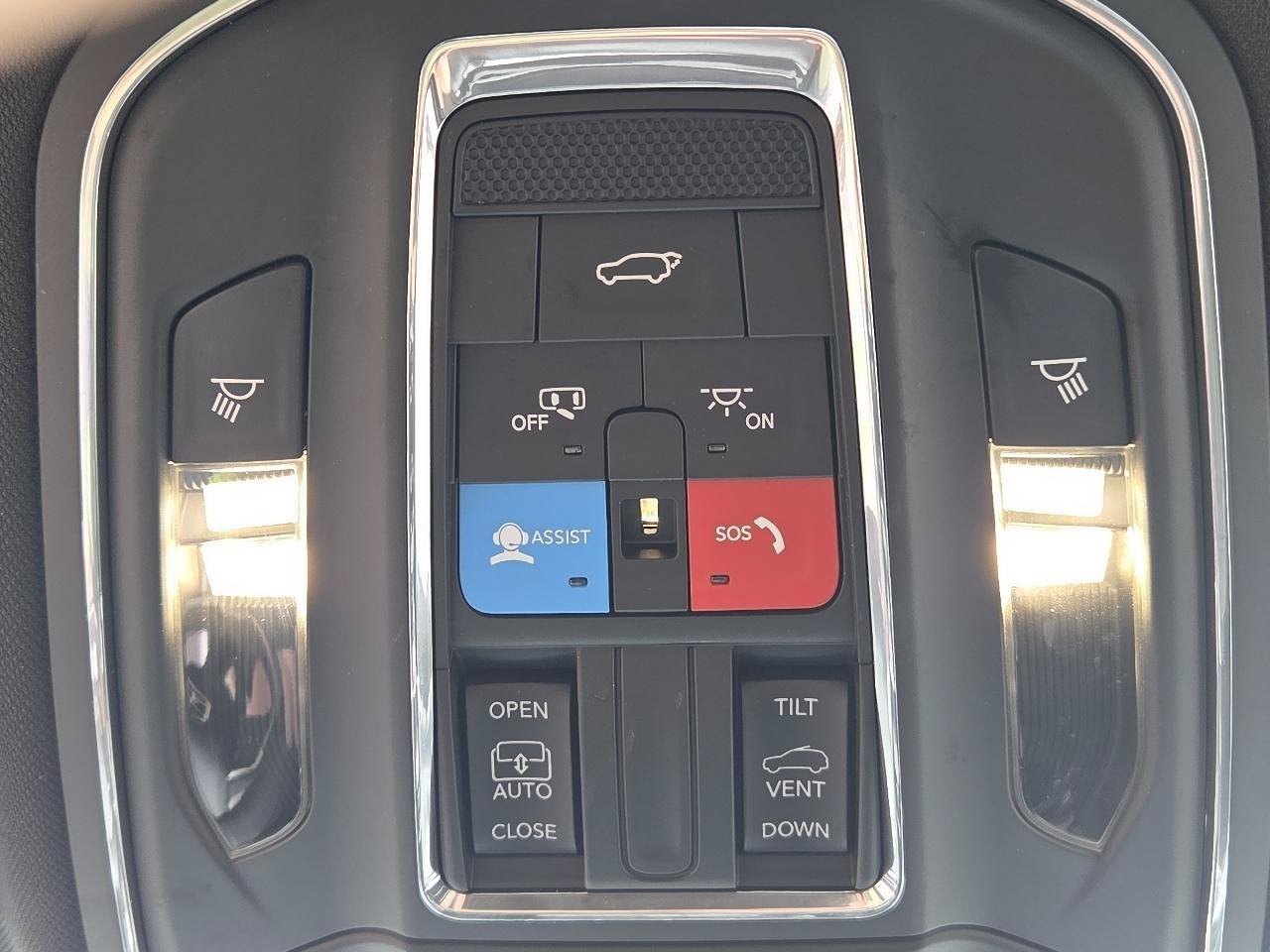 Used 2023 Jeep Grand Cherokee Altitude AWD/4WD image 36