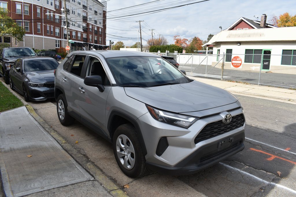 Used 2025 Toyota RAV4 LE image 4