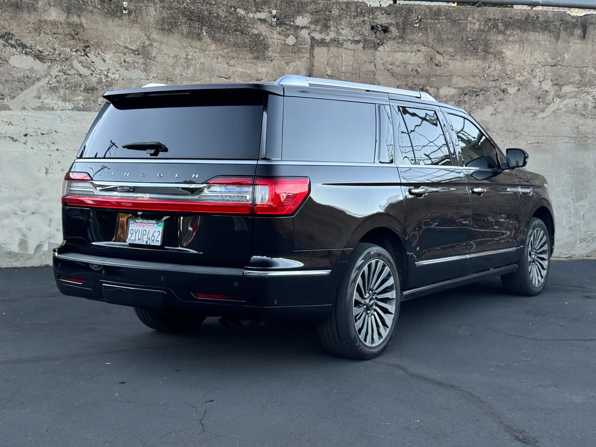 Used 2019 Lincoln Navigator L Reserve AWD/4WD image 4
