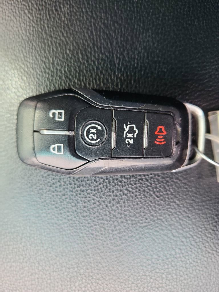 Used 2017 Ford Explorer XLT w/ Equipment Group 202A image 29