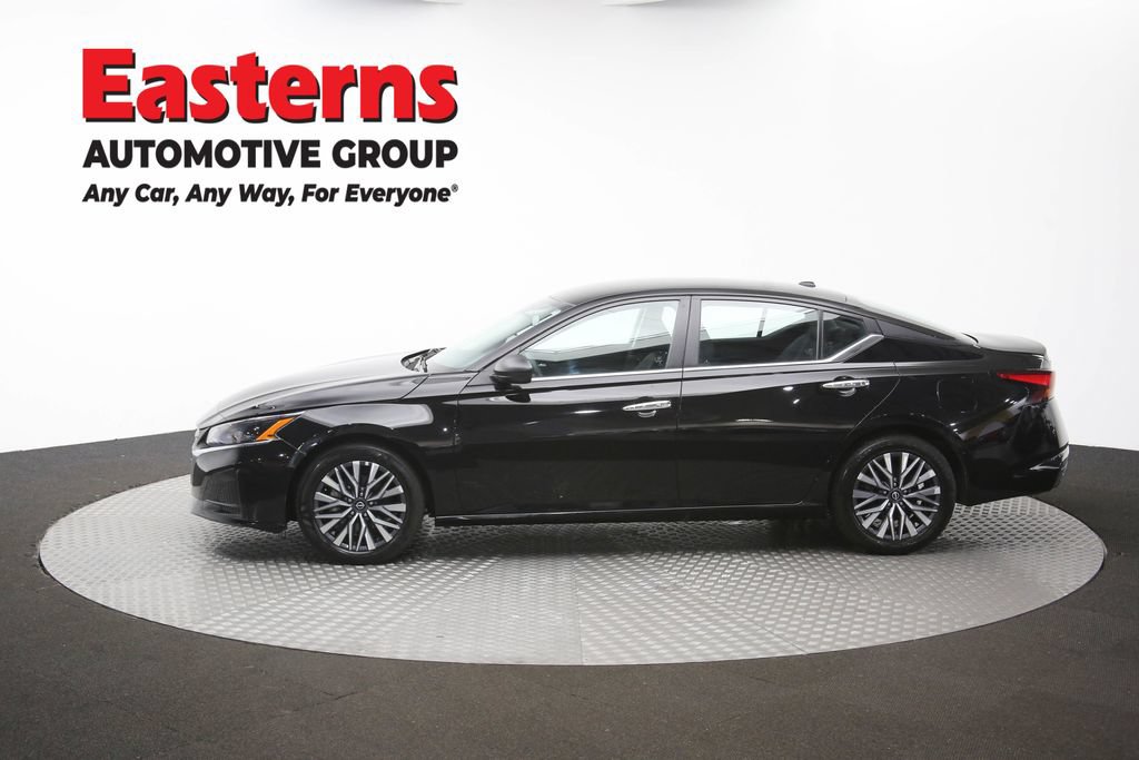 Used 2025 Nissan Altima 2.5 SV FWD image 57